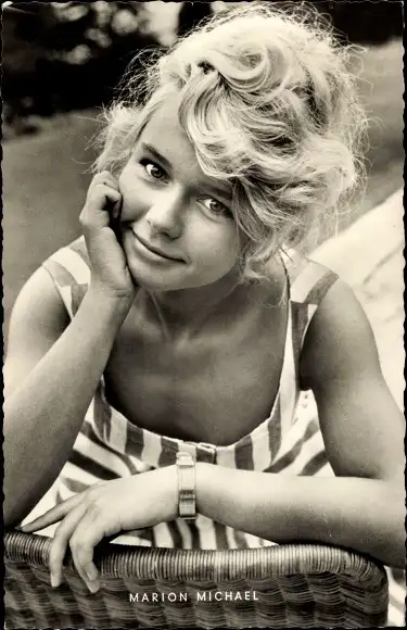 Ak Schauspielerin Marion Michael, Portrait