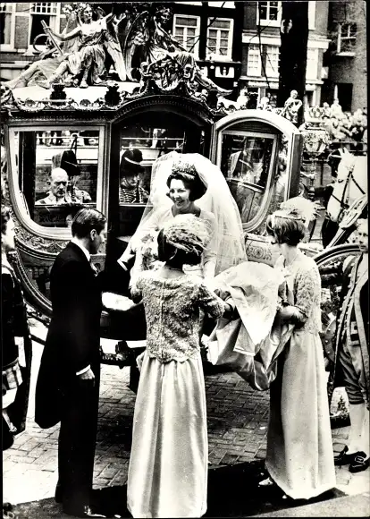 Ak Prinzessin Beatrix der Niederlande, Claus von Amsberg, Hochzeit, Kutsche