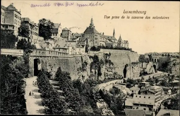 Ak Luxembourg Luxemburg, Blick von der Freiwilligenkaserne aus