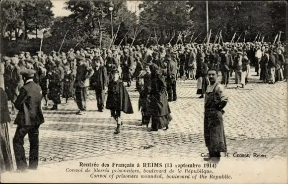 Ak Reims-Marne, Rentree des Francais 1914, Konvoi verwundeter Gefangener