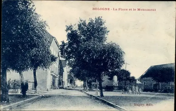 Ak Bologna Haute Marne, Der Platz, Das Denkmal