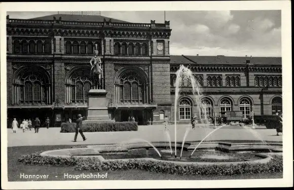 Ak Hannover in Niedersachsen, Hauptbahnhof, Denkmal, Springbrunnen