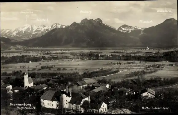 Ak Degerndorf Brannenburg in Oberbayern, Teilansicht, Kirche, Panorama, Gebirge