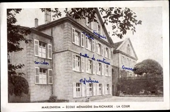 Ak Marlenheim Elsass Bas Rhin, Ecole Menagere Ste Richarde, La Cour