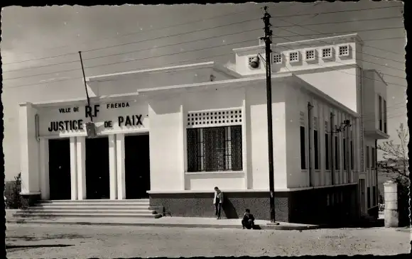 Ak Frendah Frenda Algerien, Friedensrichterin