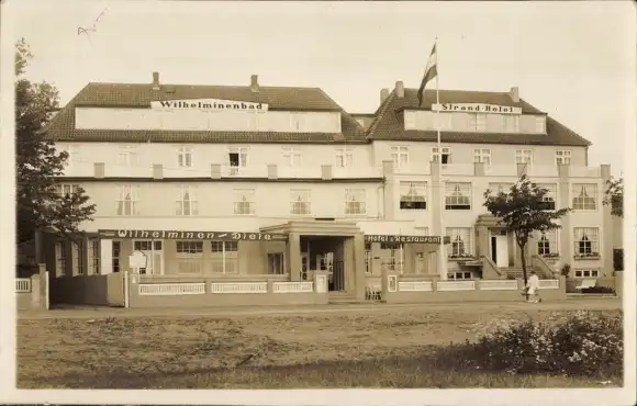 Ak Ostseebad Scharbeutz in Holstein, Wilhelminenbad, Strandhotel