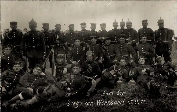 Ak Wernsdorf Žacléř Schatzlar Region Königgrätz, Nach dem Sieg am 15. September 1911, Soldaten