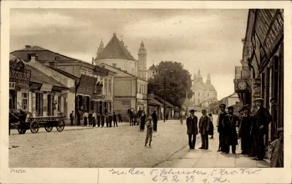 Ak Pinsk Weißrussland, Kiewer Straße, Männer, Geschäfte