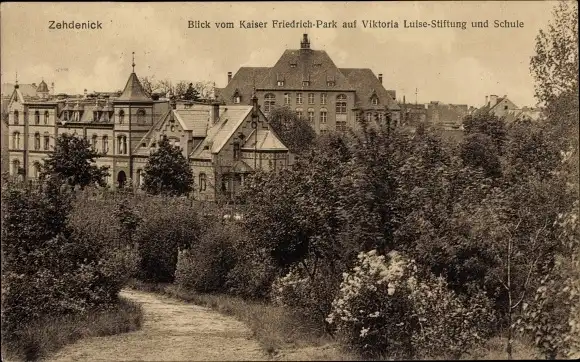 Ak Zehdenick in der Mark, Kaiser Friedrich Park, Viktoria Luise Stiftung, Schule