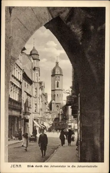 Ak Jena in Thüringen, Blick durch das Johannitor, Johannistraße, Handkarren, Passanten