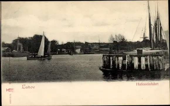 Ak Ostseebad Laboe, Hafeneinfahrt, Segelboot