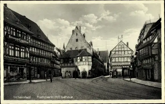 Ak Halberstadt am Harz, Fischmarkt, Rathaus, Spielwarengeschäft, Verkehrsbüro