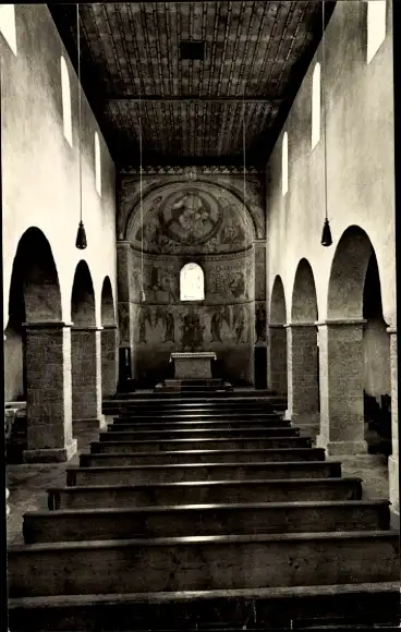 Ak Eisenhofen Erdweg in Oberbayern, Peterskirche des Hauses Petersberg, Innenansicht