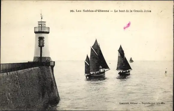 Ak Les Sables d'Olonne Vendée, Segelboote am Leuchtturm