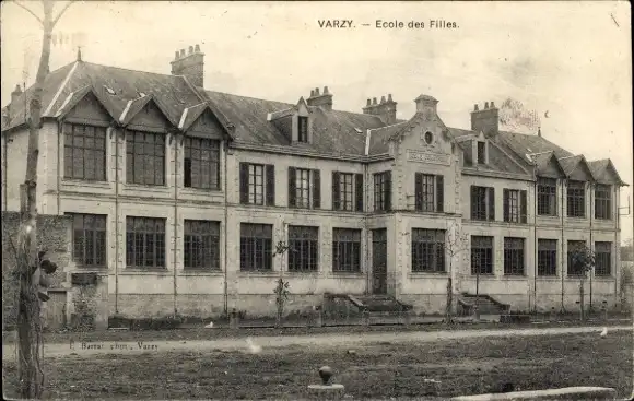 Ak Varzy Nièvre, Ecole des Filles