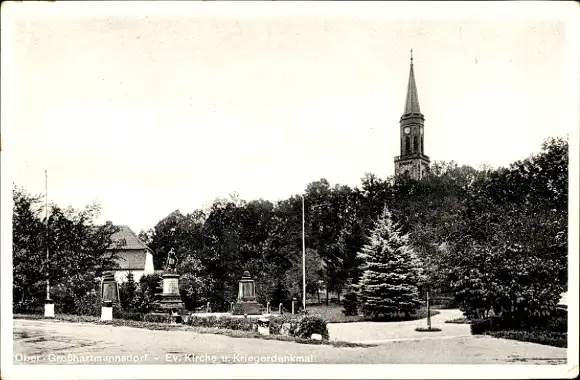 Ak Raciborowice Górne Ober Groß Hartmannsdorf Kr. Bunzlau Schlesien, Ev. Kirche, Kriegerdenkmal