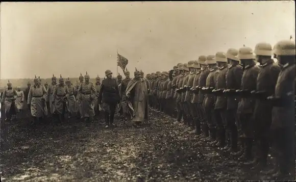Foto Ak Kaiser Wilhelm II., Besuch bei Truppen im Felde, I. WK
