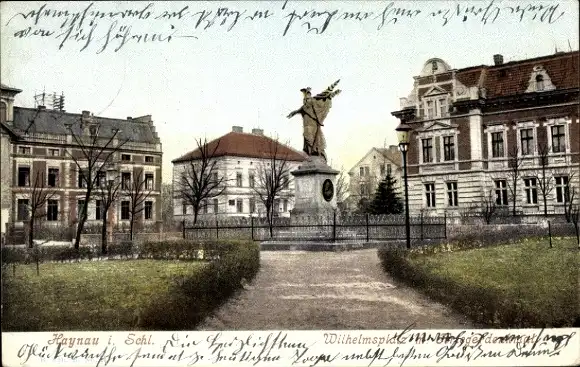 Ak Chojnów Haynau Schlesien, Wilhelmsplatz, Kriegerdenkmal