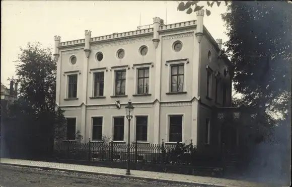 Foto Ak Freiberg in Sachsen, Villa, Straßenbeleuchtung, Straße