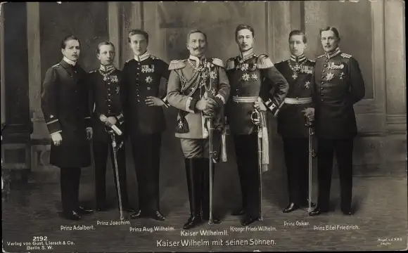 Ak Kaiser Wilhelm II., Kronprinz Wilhelm, Eitel Friedrich, August Wilhelm, Adalbert, Joachim, Oskar