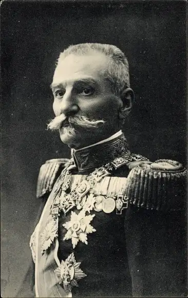 Ak König Peter I. von Serbien, Petar I., Portrait in Uniform, Orden