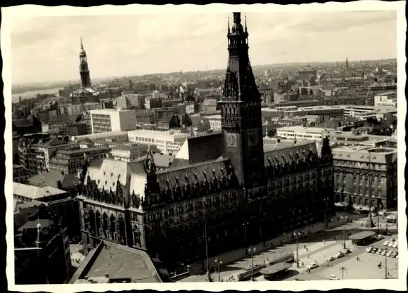 Foto Hamburg Mitte Altstadt, Rathaus v. d. St. Petrikirche gesehen