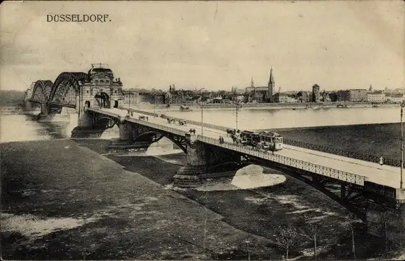 Ak Düsseldorf am Rhein, Rheinbrücke, Straßenbahn