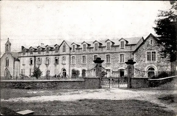 Ak Sainte Colombe par Lacapelle-Marival, Mädcheninternat