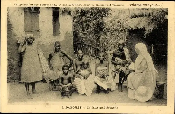 Ak Dahomey Benin, Katechismus zu Hause mit Afrikanern und Nonne