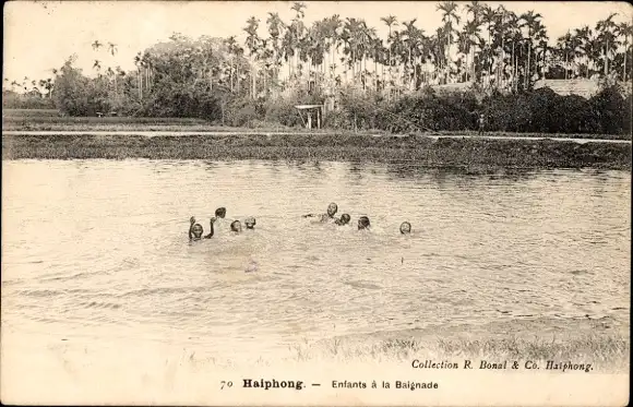 Ak Haiphong Vietnam, Kinder beim Baden