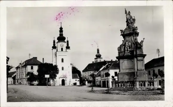 Ak Ivanovice na Hané Vyškov Wišov Südmähren, Rathaus, Denkmal