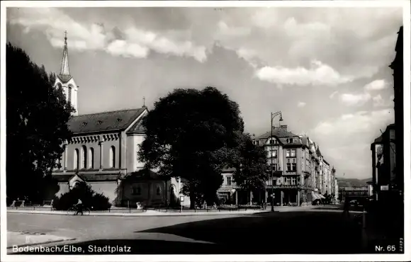 Ak Podmokly Bodenbach Děčín Tetschen an der Elbe Region Aussig, Stadtplatz, Kirche