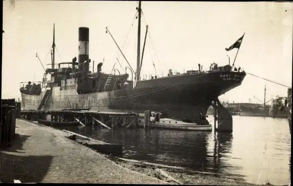 Foto Ak Partie in einem Hafen, Dampfer, Frachtschiff Hans Brog