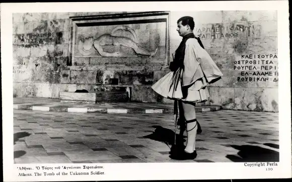 Ak Athen Griechenland, The tomb of the Unknown Soldier