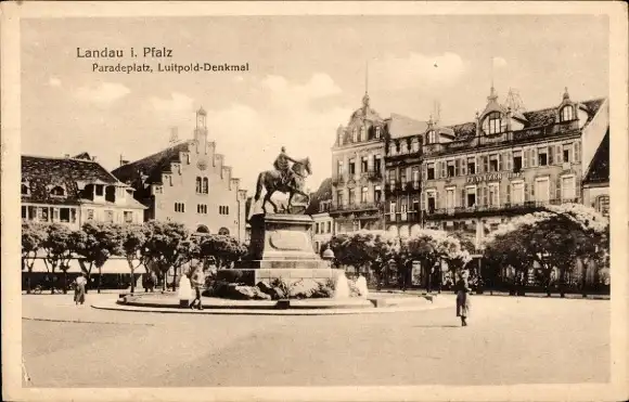 Ak Landau in der Pfalz, Paradeplatz, Luitpold Denkmal