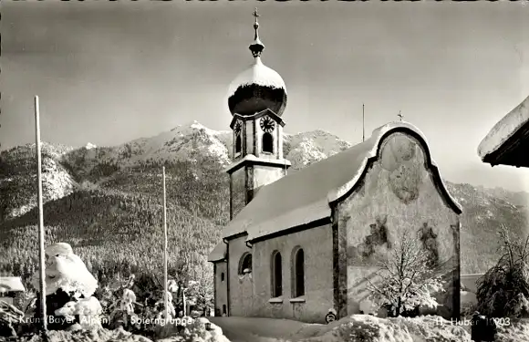 Ak Krün in Oberbayern, Berggruppe, Kirche, Winter