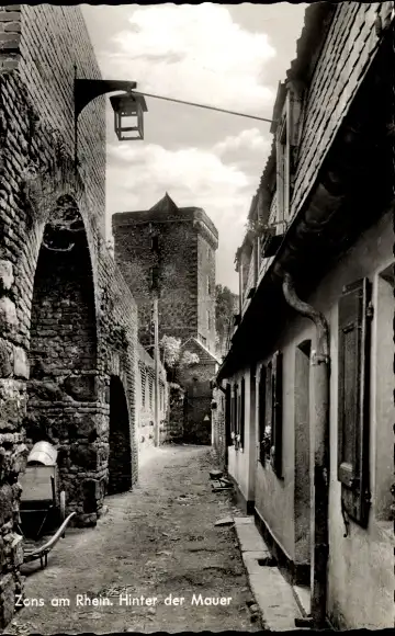 Ak Zons Dormagen am Niederrhein, Hinter der Mauer