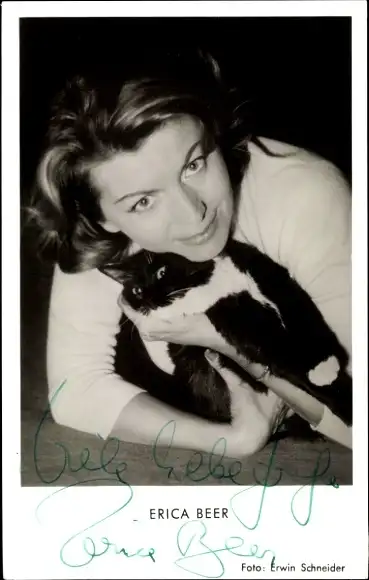 Ak Schauspielerin Erica Beer, Portrait, Autogramm, Katze