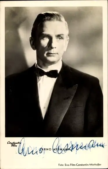 Ak Schauspieler Arno Assmann, Portrait, Anzug, Constantin Film, Rosen Resli, Autogramm
