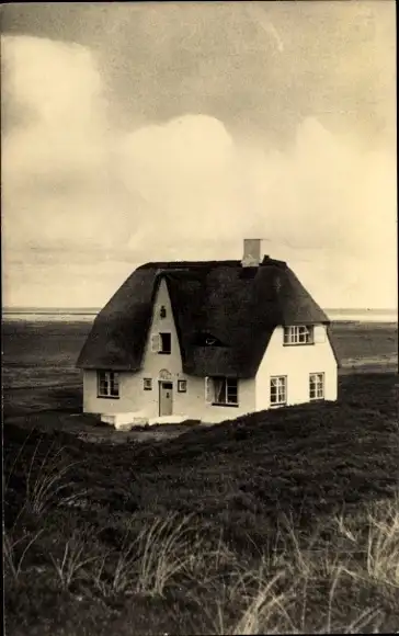 Foto Ak Kampen auf Sylt, Haus mit Reetdach