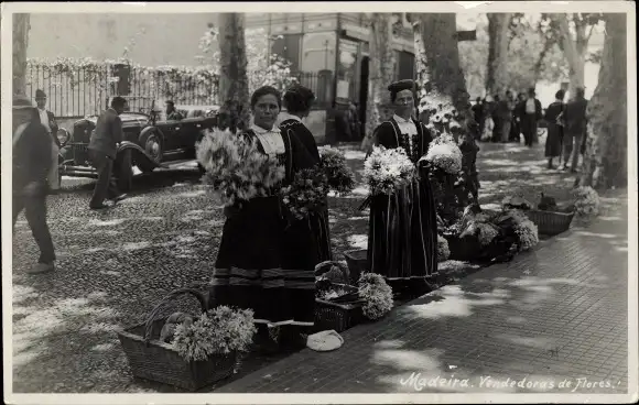 Ak Insel Madeira Portugal, Blumenverkäuferinnen, Markt