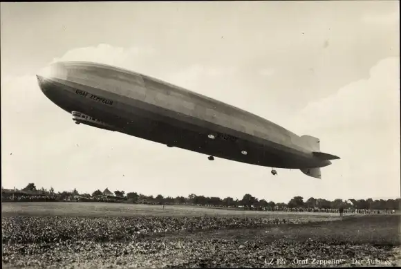 Ak Luftschiff LZ 127 Graf Zeppelin beim Aufstieg