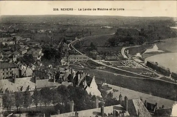 Ak Nevers Nièvre, La Levee de Medine et la Loire