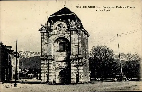 Ak Grenoble Isère, l'Ancienne Porte de France et les Alpes