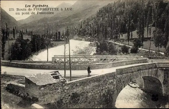 Ak Pierrefitte Nestalas Hautes Pyrénées, Route a Luz, au pont de Pescadere