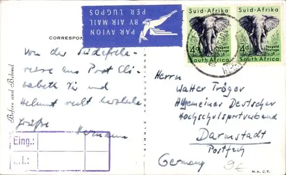 Ak Südafrika, Barbusige Frauen vor einer Strohhütte, Po