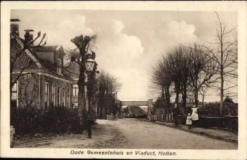 Ak Holten Overijssel Niederlande, altes Rathaus, Viadukt