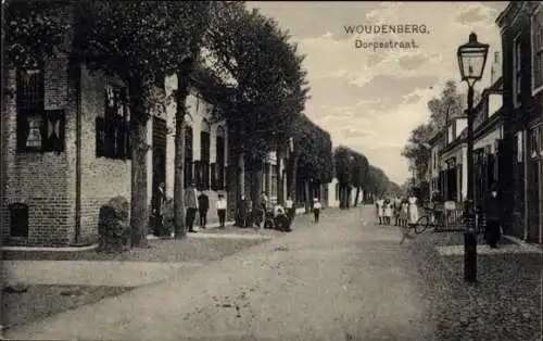 Ak Woudenberg Utrecht Niederlande, Dorfstraße, Anwohner