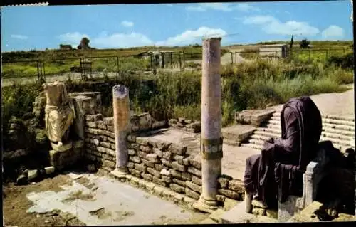 Ak Caesarea Israel, Marmorstatuen aus der Römerzeit