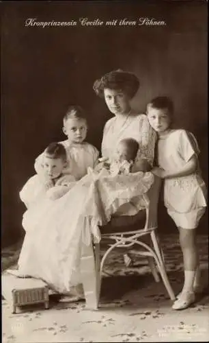 Ak Kronprinzessin Cecilie von Preußen mit Prinz Wilhelm, Louis Ferdinand, Hubertus, Friedrich